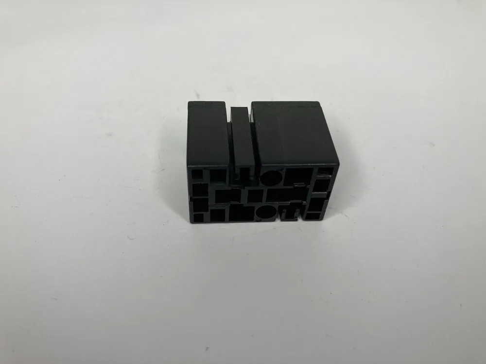 132384 FERRARI CONNECTEUR 4