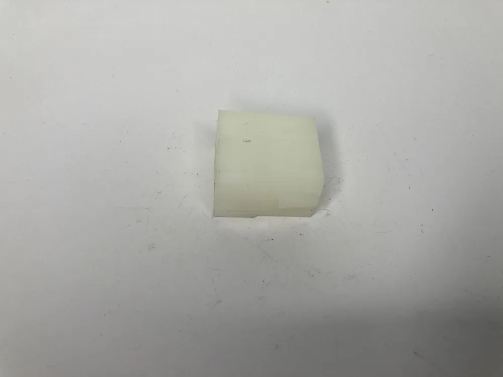 135323 FERRARI CONNECTEUR 2