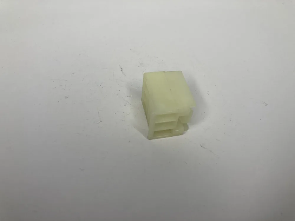 135364 FERRARI CONNECTEUR 4