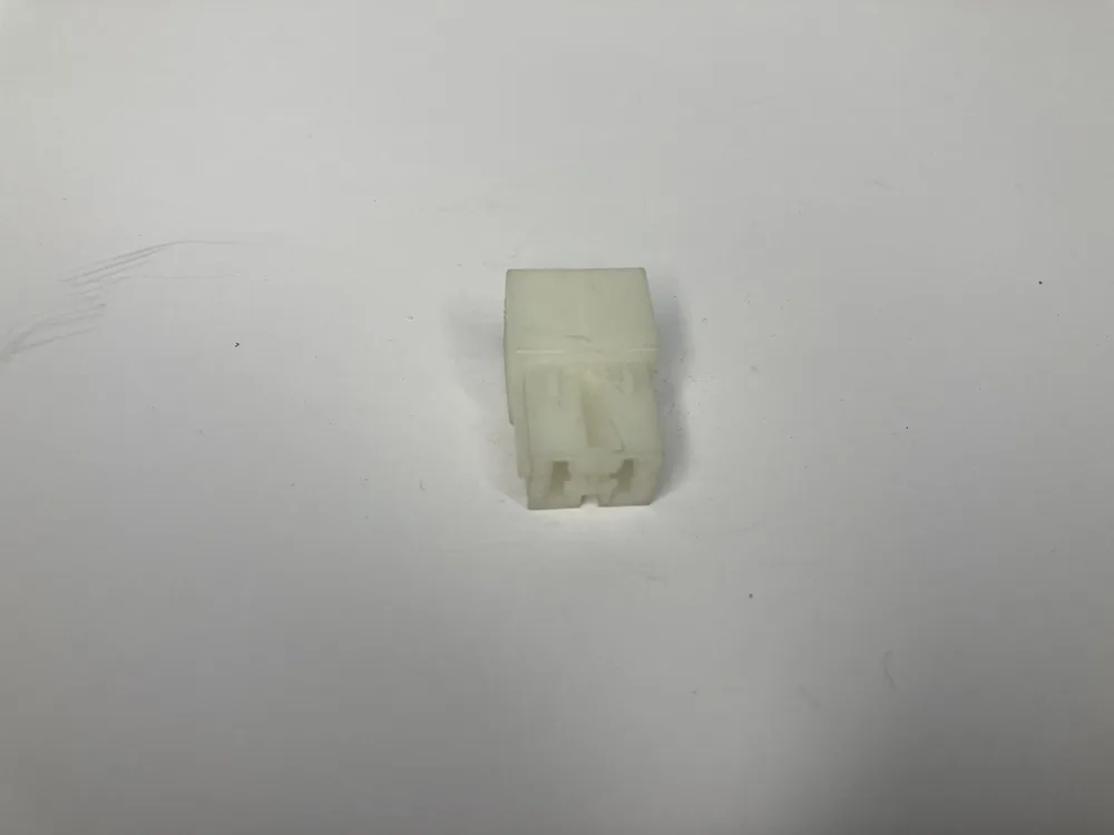 135383 FERRARI CONNECTEUR 4