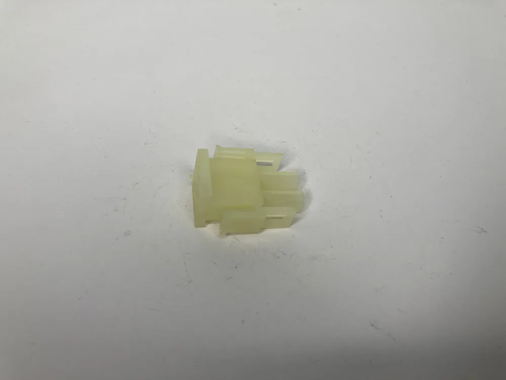 135443 FERRARI CONNECTEUR 2