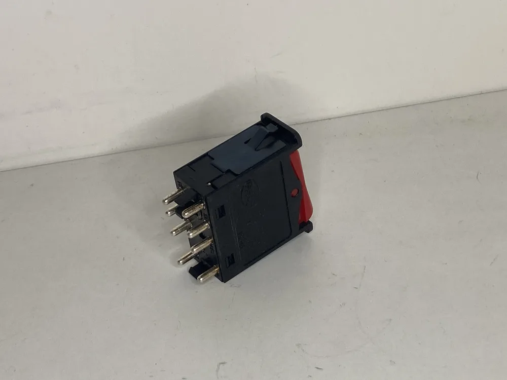 137499 FERRARI INTERRUTTORE COM. LUCI EMERG 4