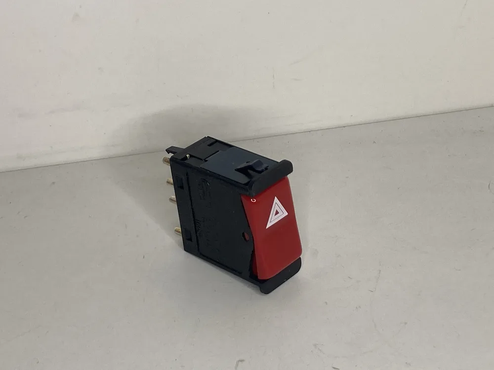 137499 FERRARI INTERRUTTORE COM. LUCI EMERG 5