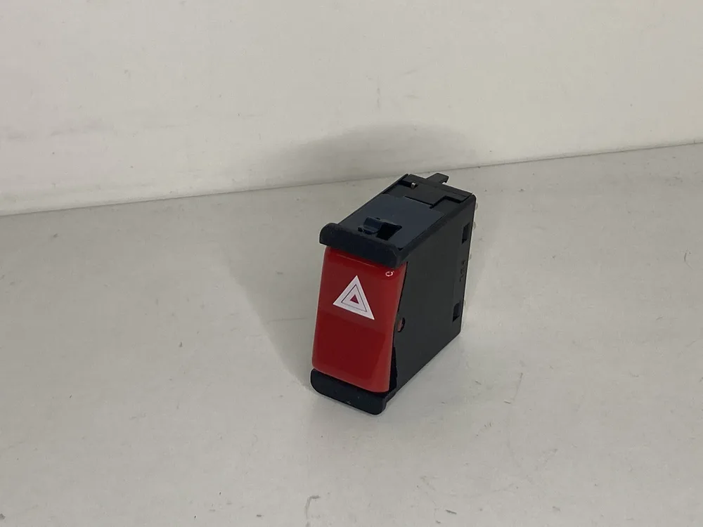 137499 FERRARI INTERRUTTORE COM. LUCI EMERG 6