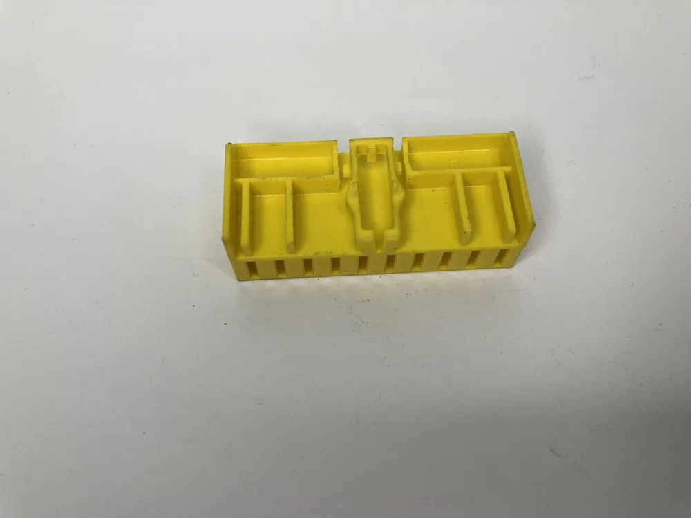 142675 FERRARI CONNECTEUR 2