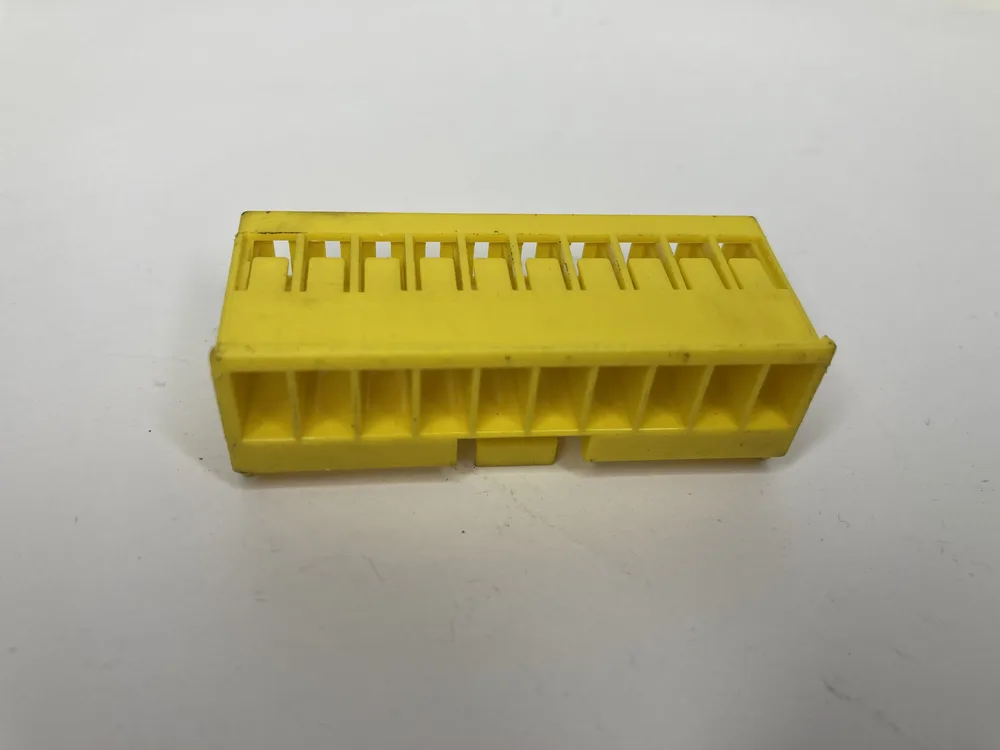 142675 FERRARI CONNECTEUR 3