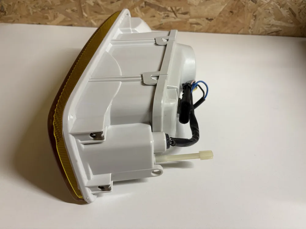 152658 FERRARI LH FRONT LIGHT 2