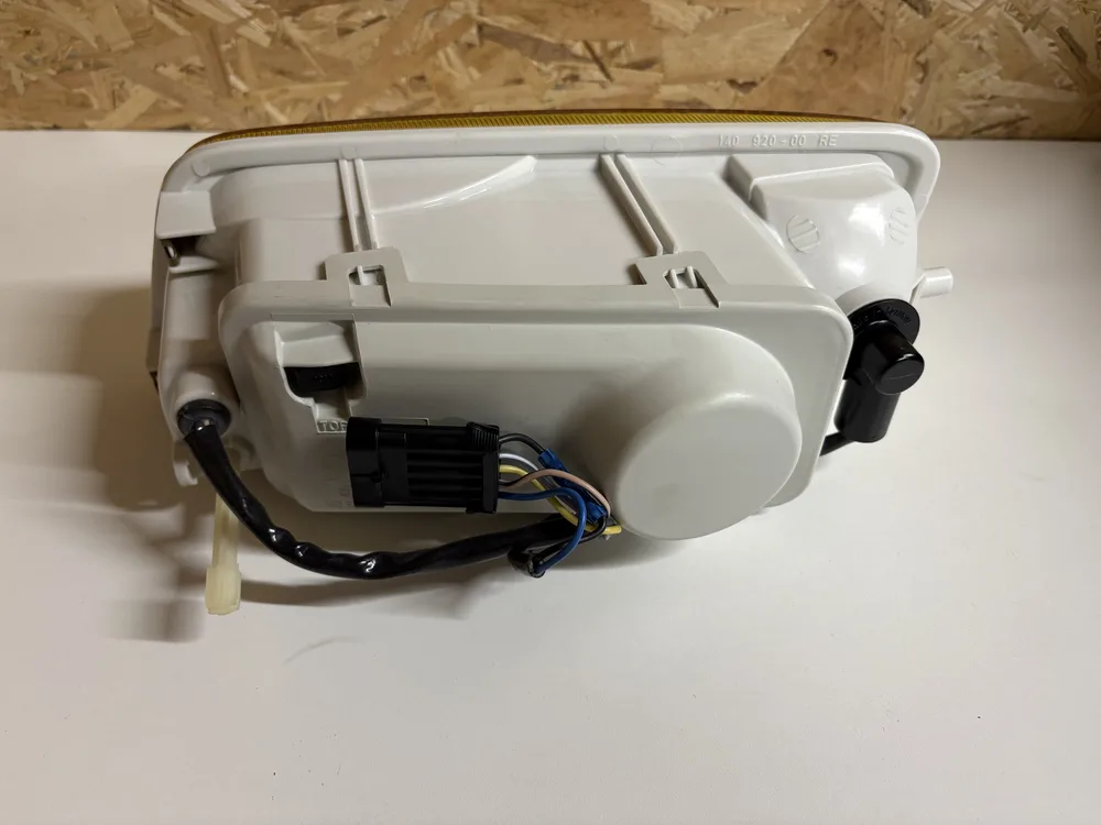 152658 FERRARI LH FRONT LIGHT 3