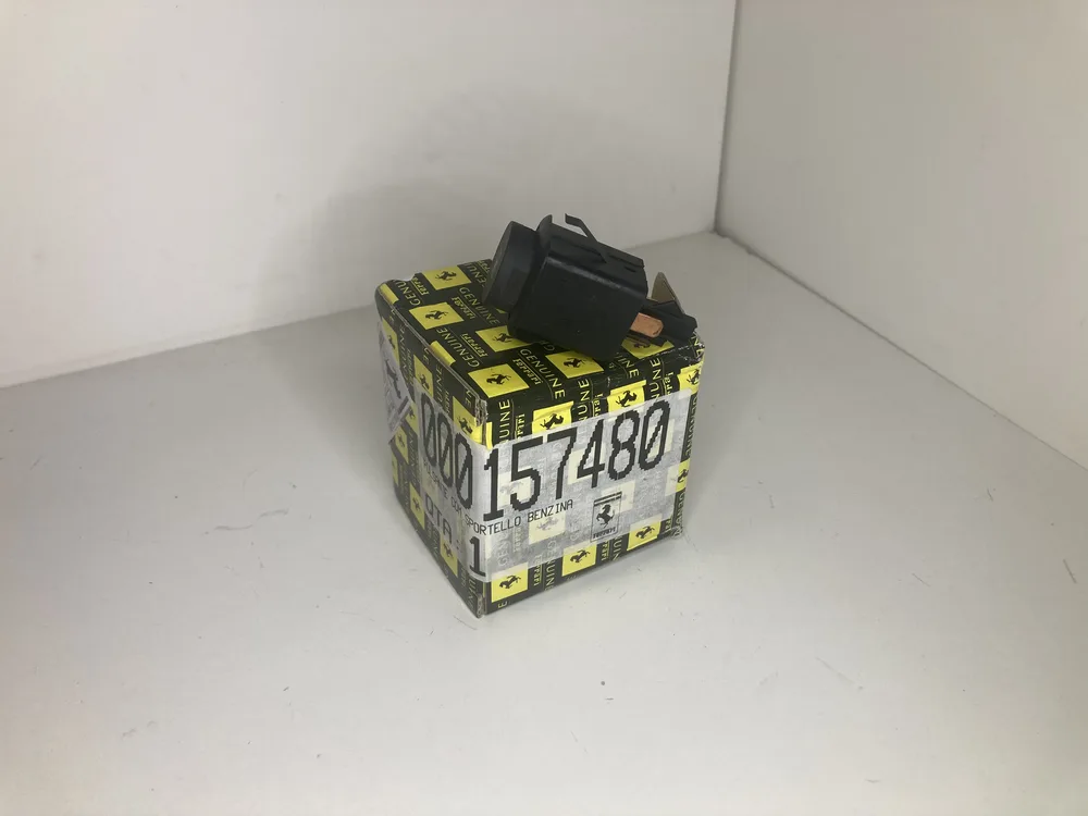 157480 FERRARI FUEL DOOR CONTROL PUSH-BUTT 2