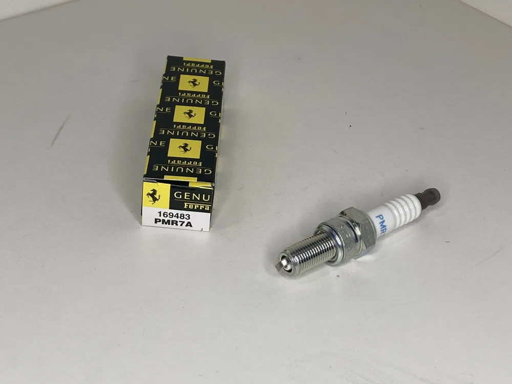 169483 FERRARI BOUGIE *PRENDRE AUSSI JOINT CACHE BOUGIE 163620 ET 163621*