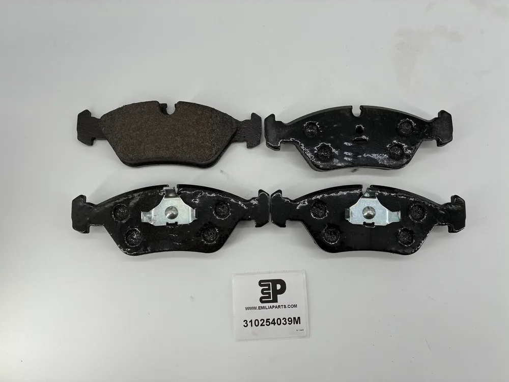 310254039 MASERATI KIT PLAQUETTE DE FREIN AVANT *** 327256130 320256037 ***