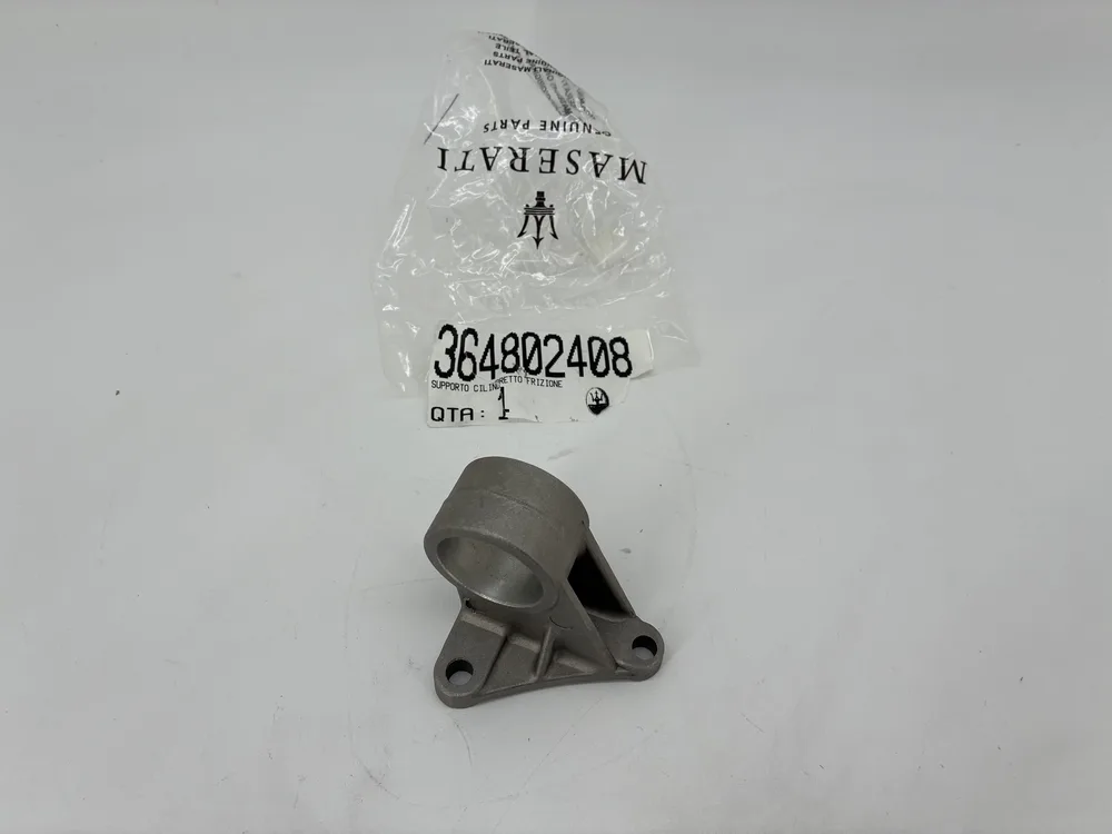 364802408 MASERATI CLUTCH CYLINDER MOUNT