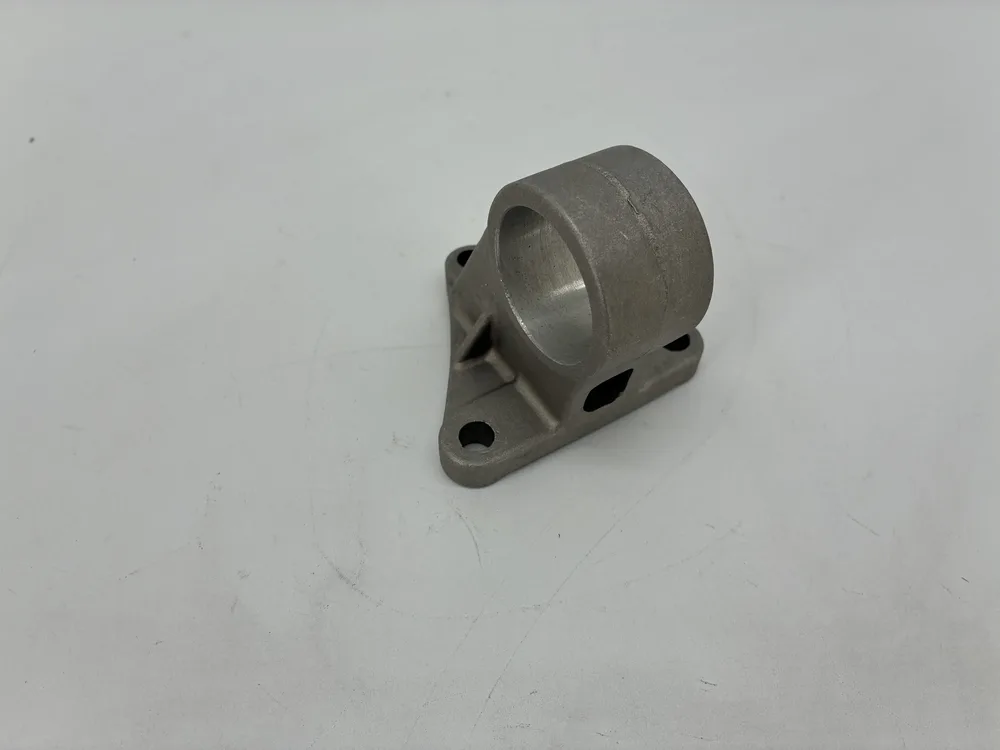 364802408 MASERATI CLUTCH CYLINDER MOUNT 4