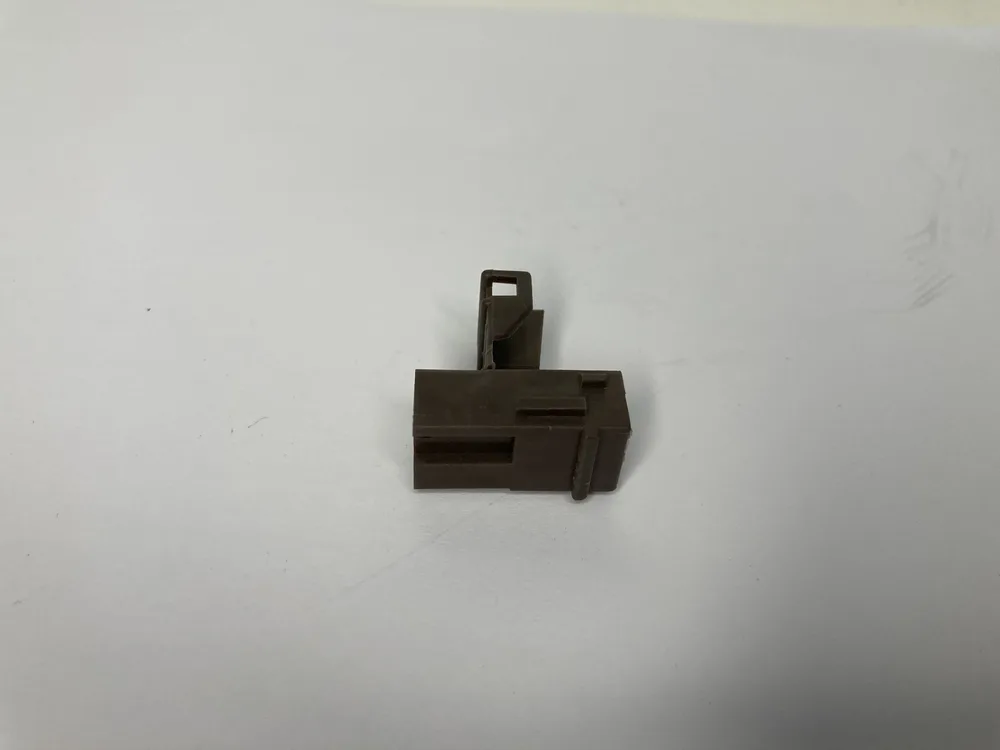 61329100 FERRARI CONNECTEUR 4