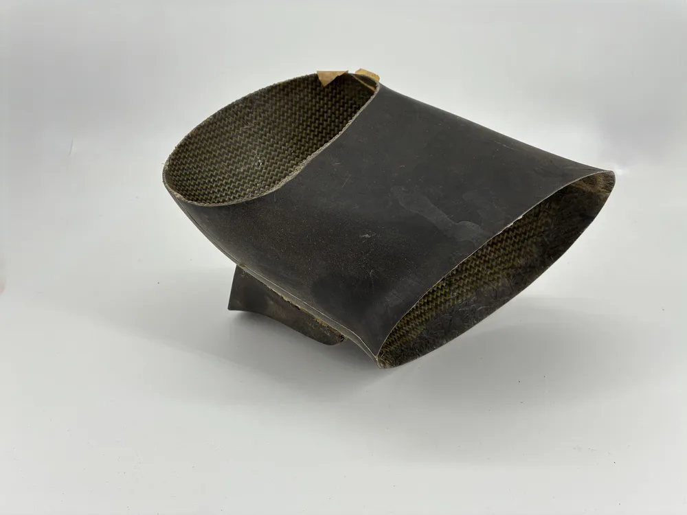 62610900 FERRARI CONDOTTO ARIA FISSO SU FRENO 2