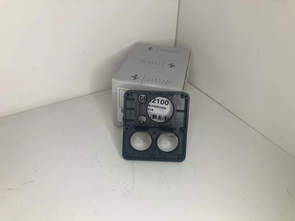 65992100 FERRARI ENTOURAGE BOUTON 2