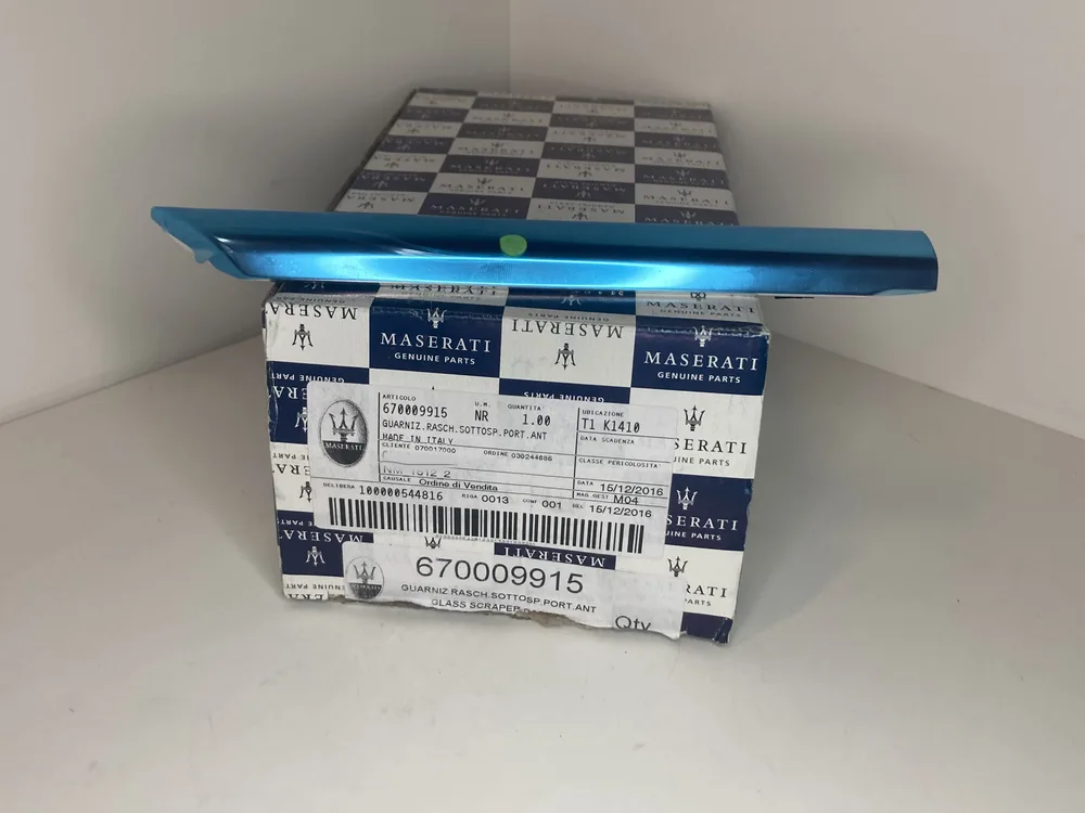 670009915 MASERATI JOINT RACLE-VITRE DESSOUS DE R