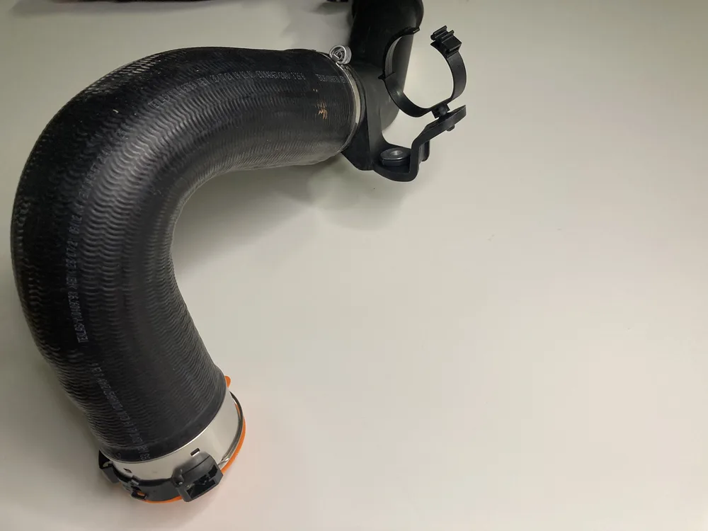 670105708 MASERATI INTAKE AIR SLEEVE 6