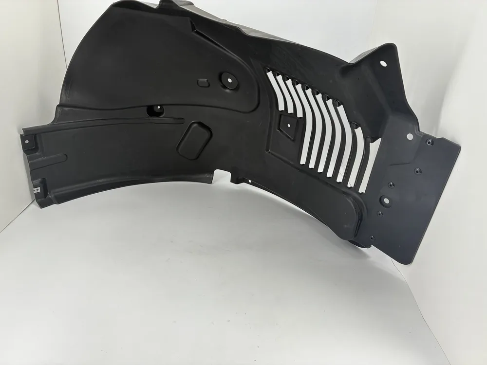 670105933 MASERATI LH FRONT WHEELHOUSE GUARD ( 4