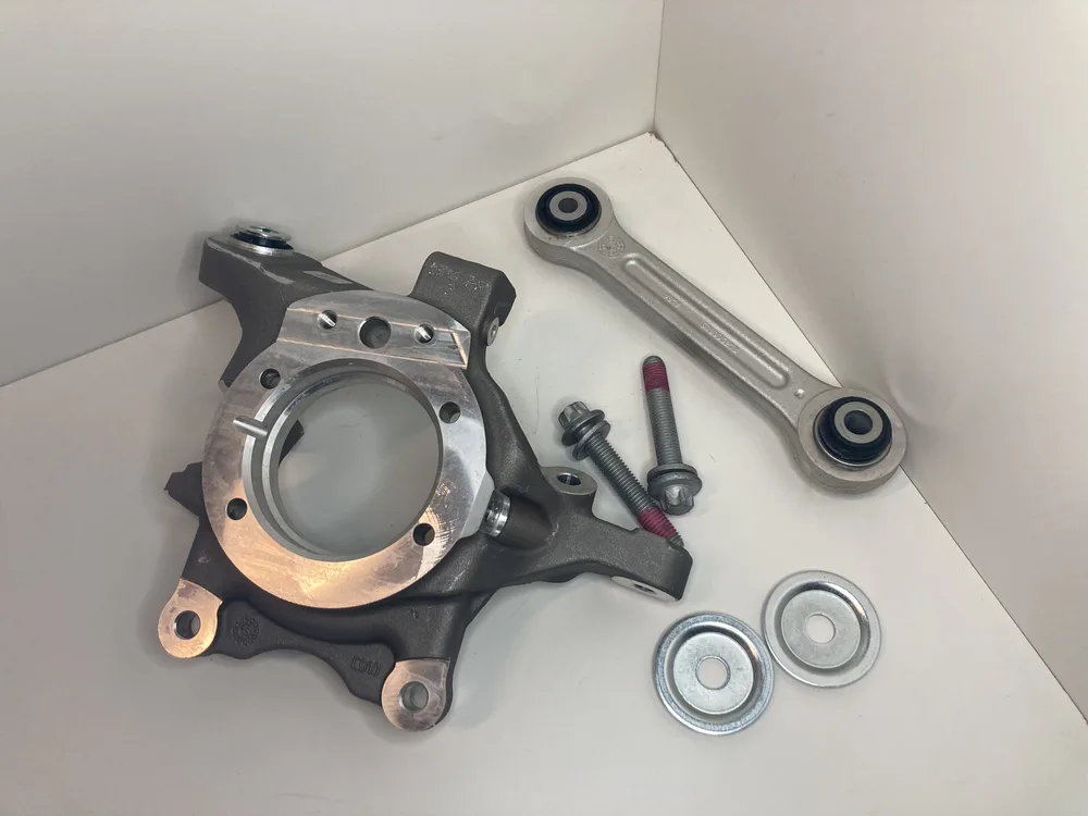 673005574 MASERATI LEFT CORNER + SCREW/WASHER 2