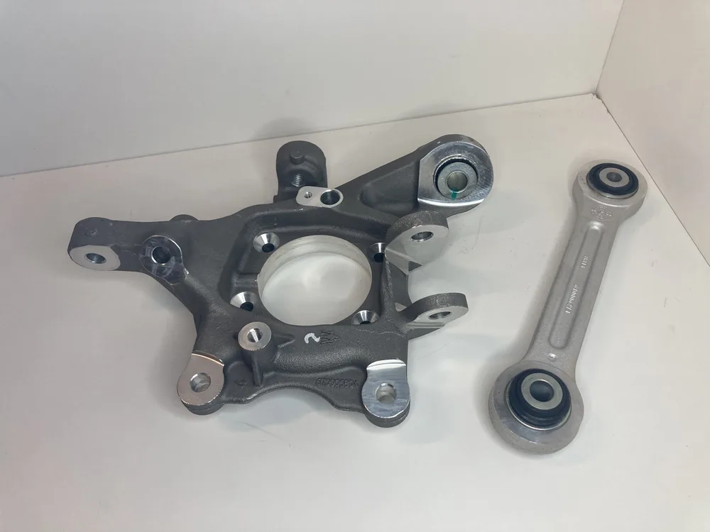 673005574 MASERATI LEFT CORNER + SCREW/WASHER 4