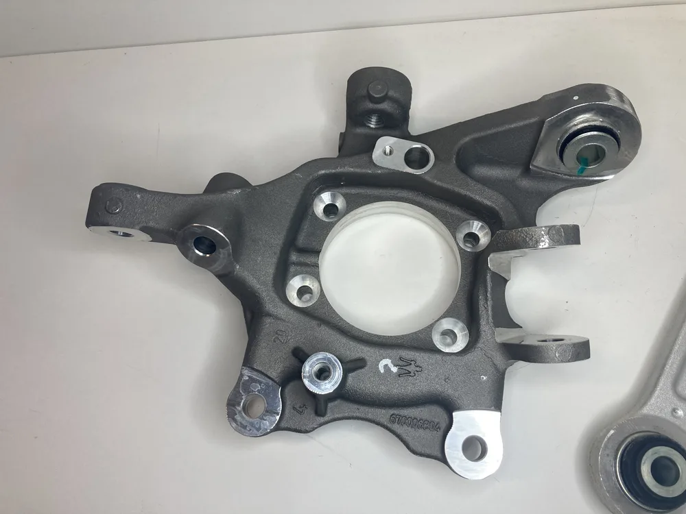 673005574 MASERATI LEFT CORNER + SCREW/WASHER 5