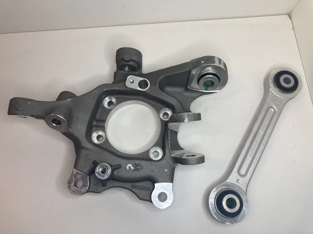 673005574 MASERATI LEFT CORNER + SCREW/WASHER 7