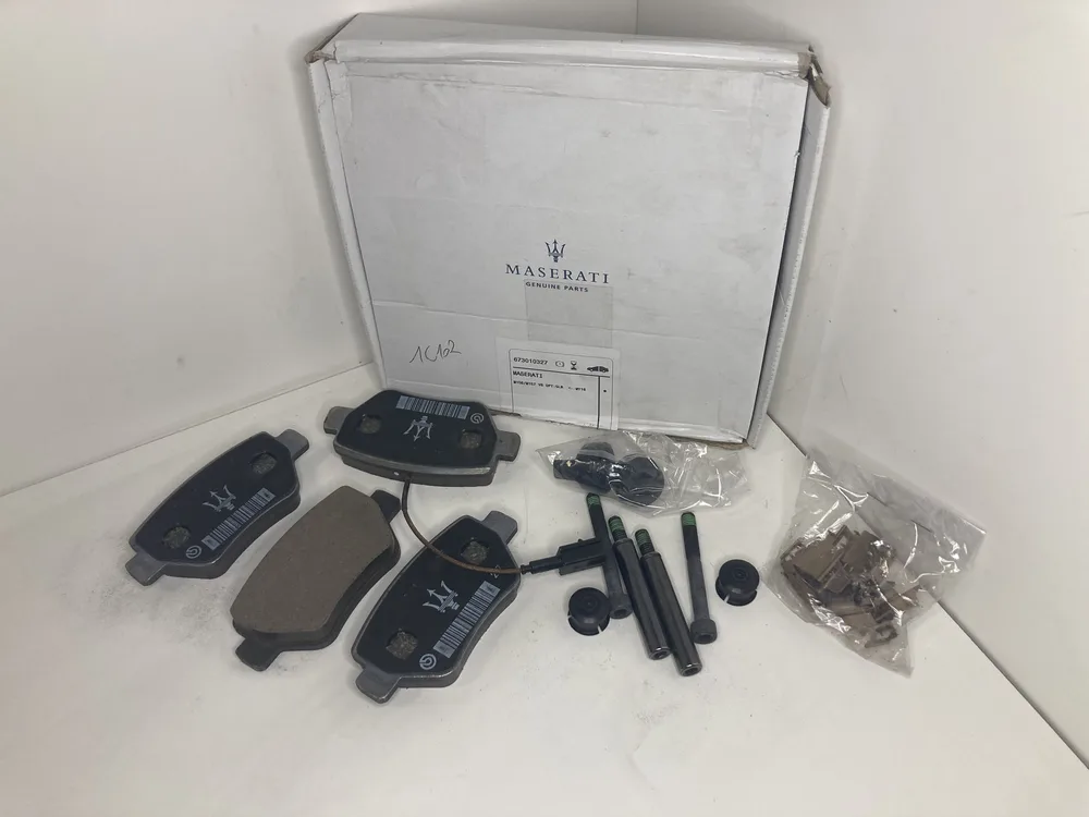 673010327 MASERATI KIT PLAQUETTE DE FREIN ARRI 2