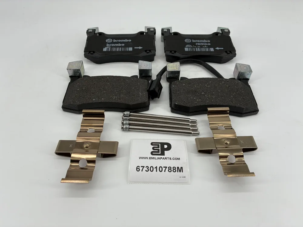 673010788 MASERATI JEU DE PLAQUETTES DE FREIN ARRI 2