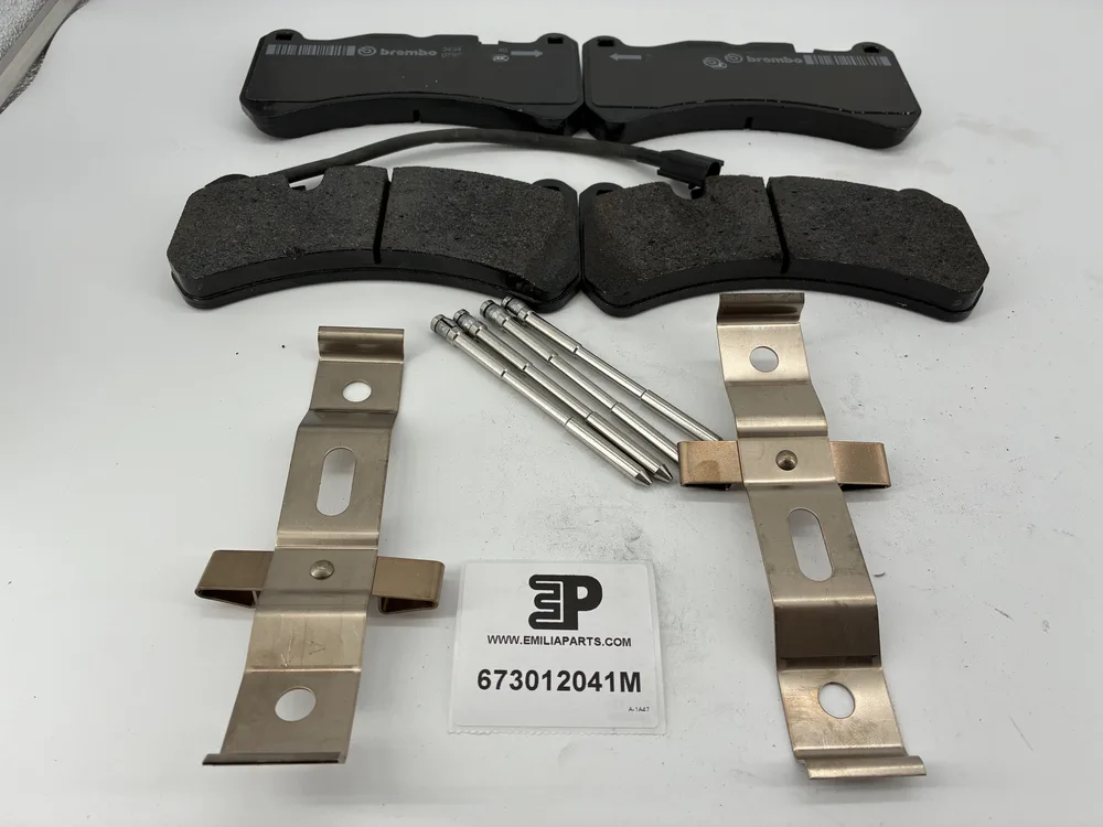 673012041 MASERATI KIT DE PLAQUETTE DE FREIN AVANT (673010331M) 2