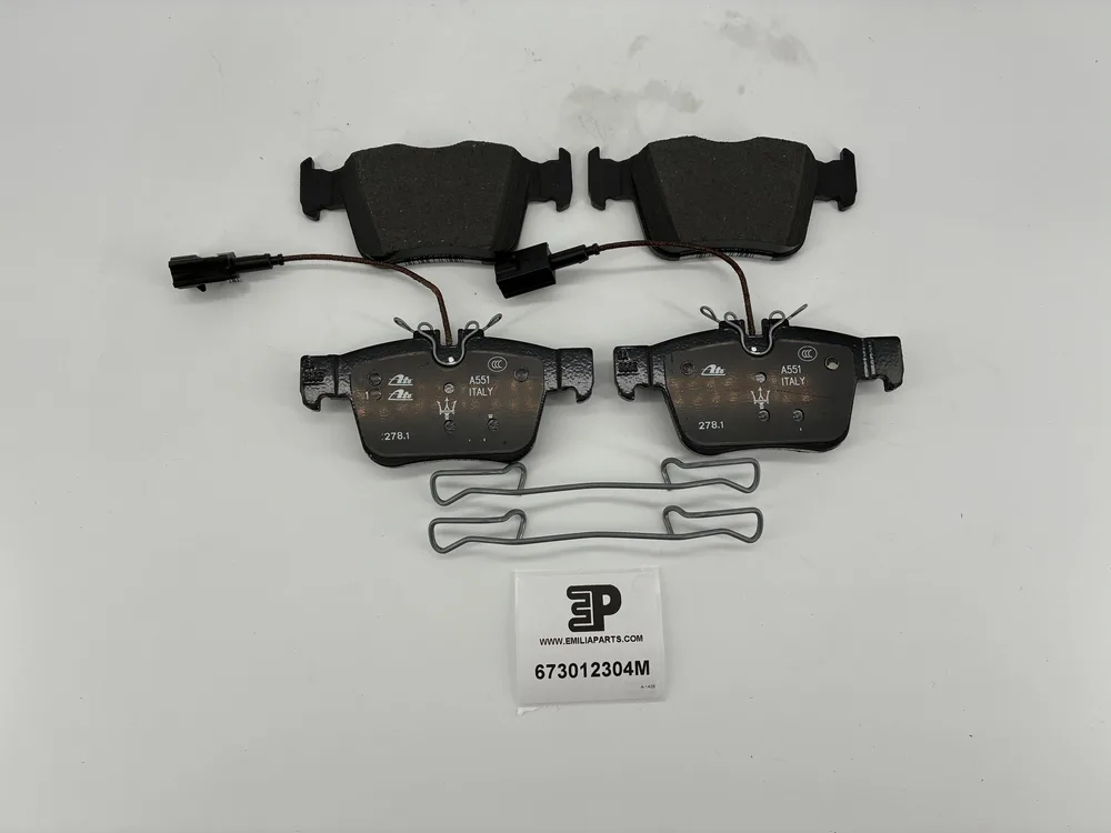 673012304 MASERATI JEU DE PLAQUETTES DE FREIN ARRI