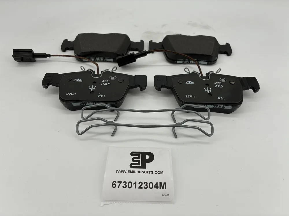 673012304 MASERATI JEU DE PLAQUETTES DE FREIN ARRI 2