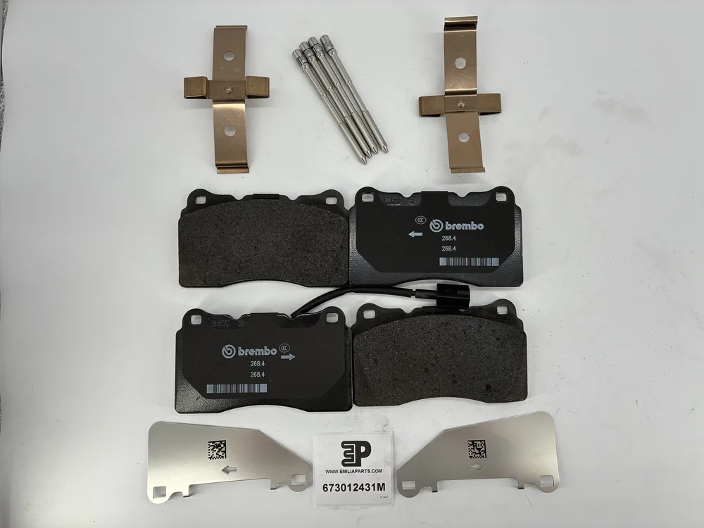 673012431 MASERATI JEU DE PLAQUETTES DE FREIN AVANT
