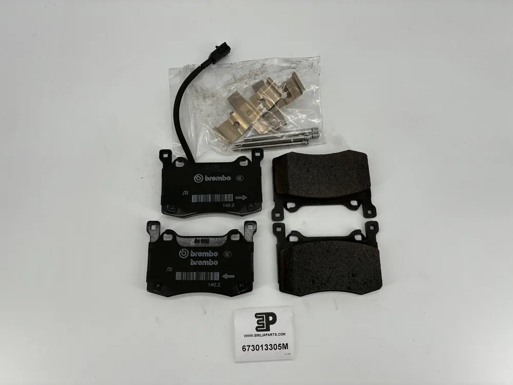 673013305 MASERATI JEU DE PLAQUETTES DE FREIN ARRIÈRE 44B M16