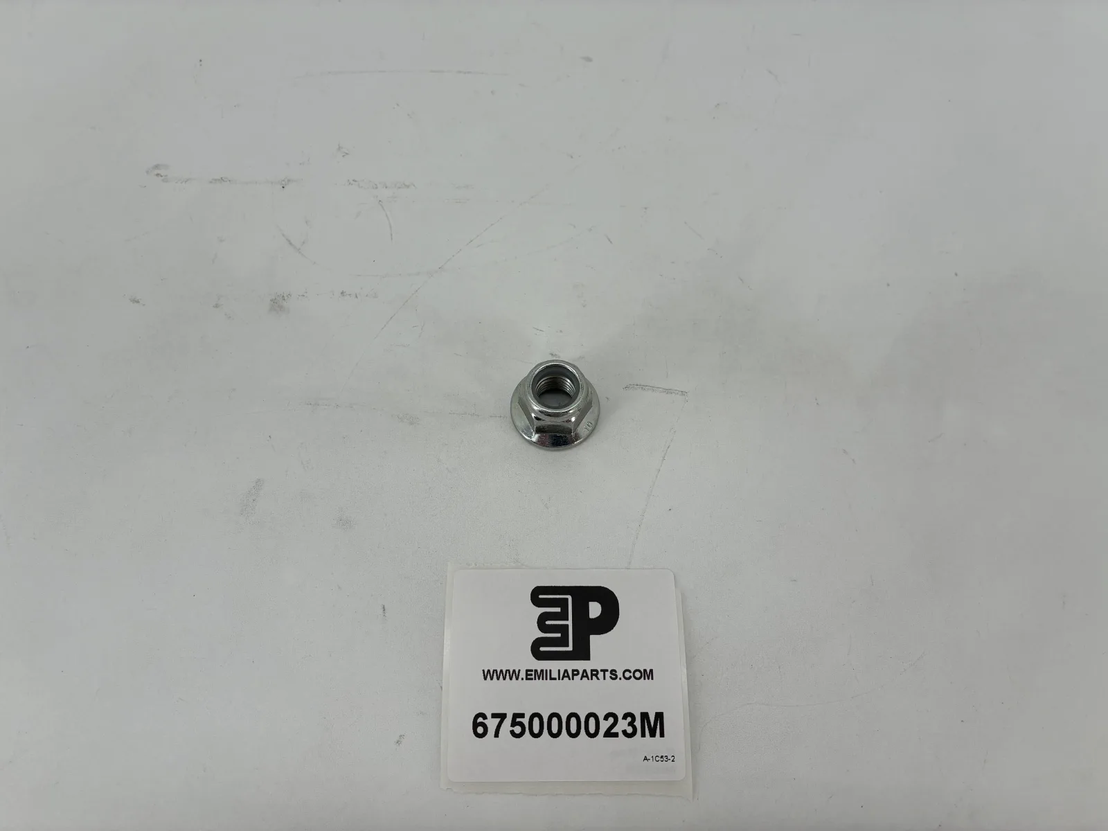 675000023 MASERATI NUT 3