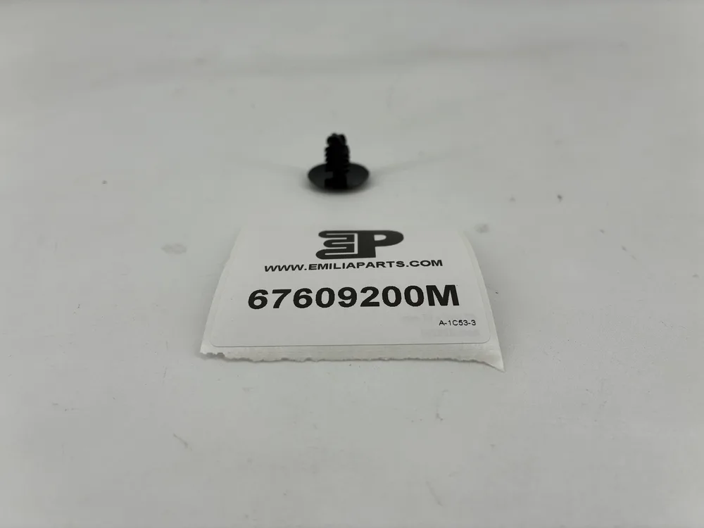 67609200 MASERATI BUTTON 2