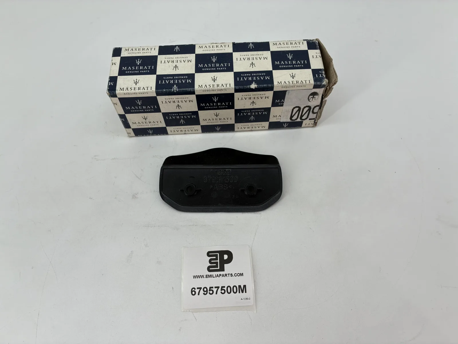 67957500 MASERATI HANDLE. 2