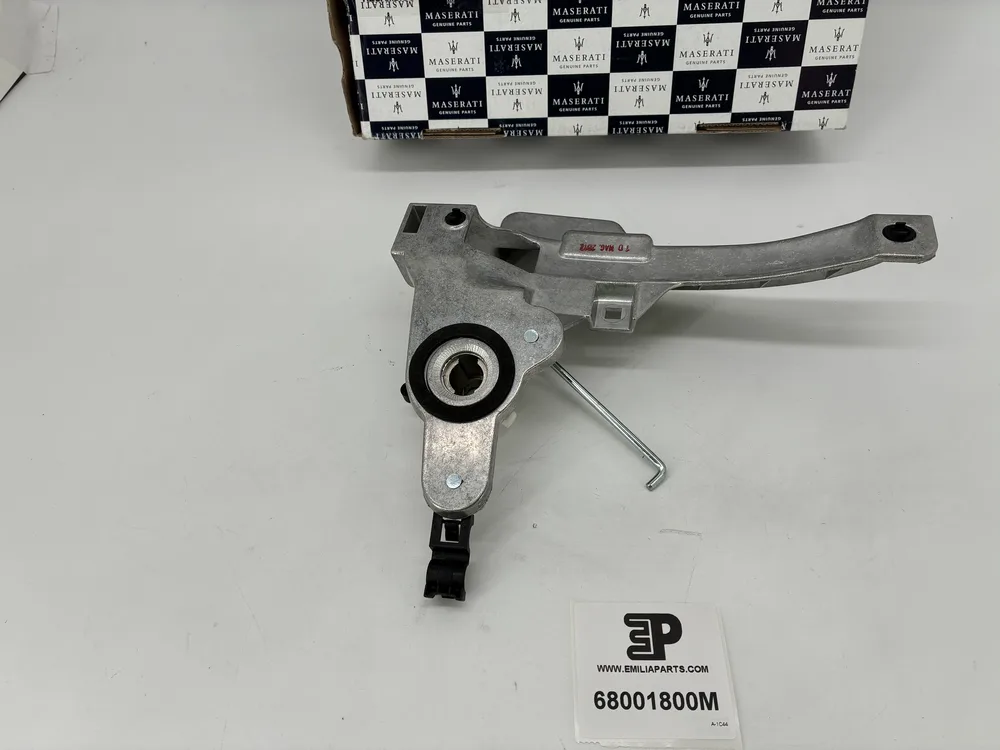 68001800 MASERATI R.H. FRONT HANDLE BOX 3