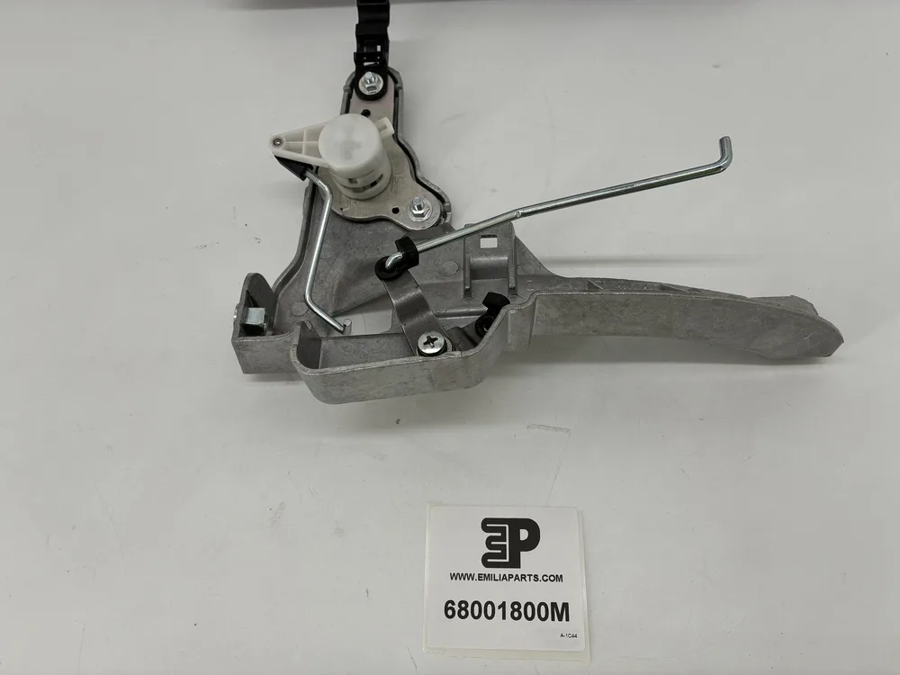 68001800 MASERATI R.H. FRONT HANDLE BOX 4