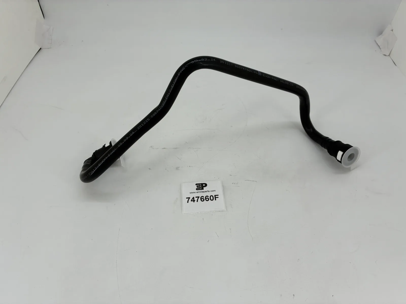 747660 FERRARI PIPE FROM INTAKE TO RH VENT 2