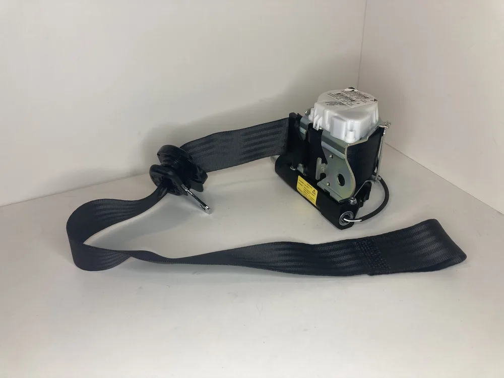 80086690 MASERATI R.H.FRONT SEAT BELT BLACK ( 2