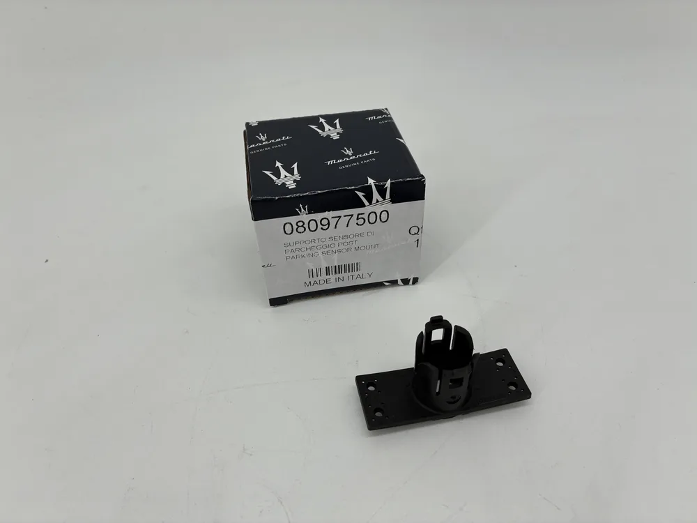 80977500 MASERATI SUPPORT CAPTEUR DE STATIONNEMENT 3