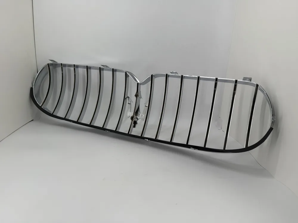 81459200 MASERATI COMPLETE FRONT GRILL 3