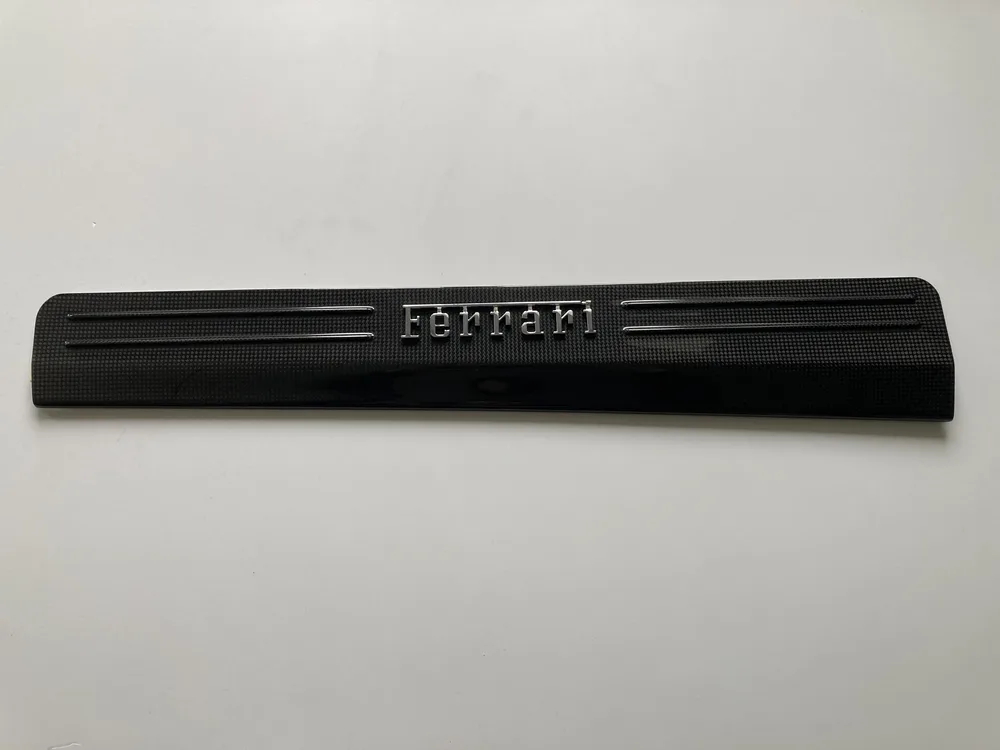 85982400 FERRARI BATTICALCAGNO EST.DX CARBON
