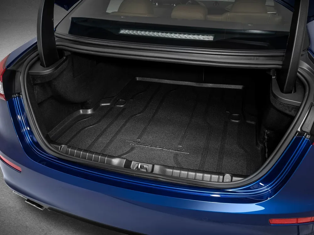 940000367 MASERATI LUGGAGE COMPARTMENT MAT M15 2