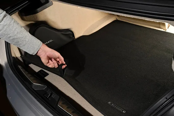 940000491 MASERATI DOUBLE-FACE BOOT MAT M156 4