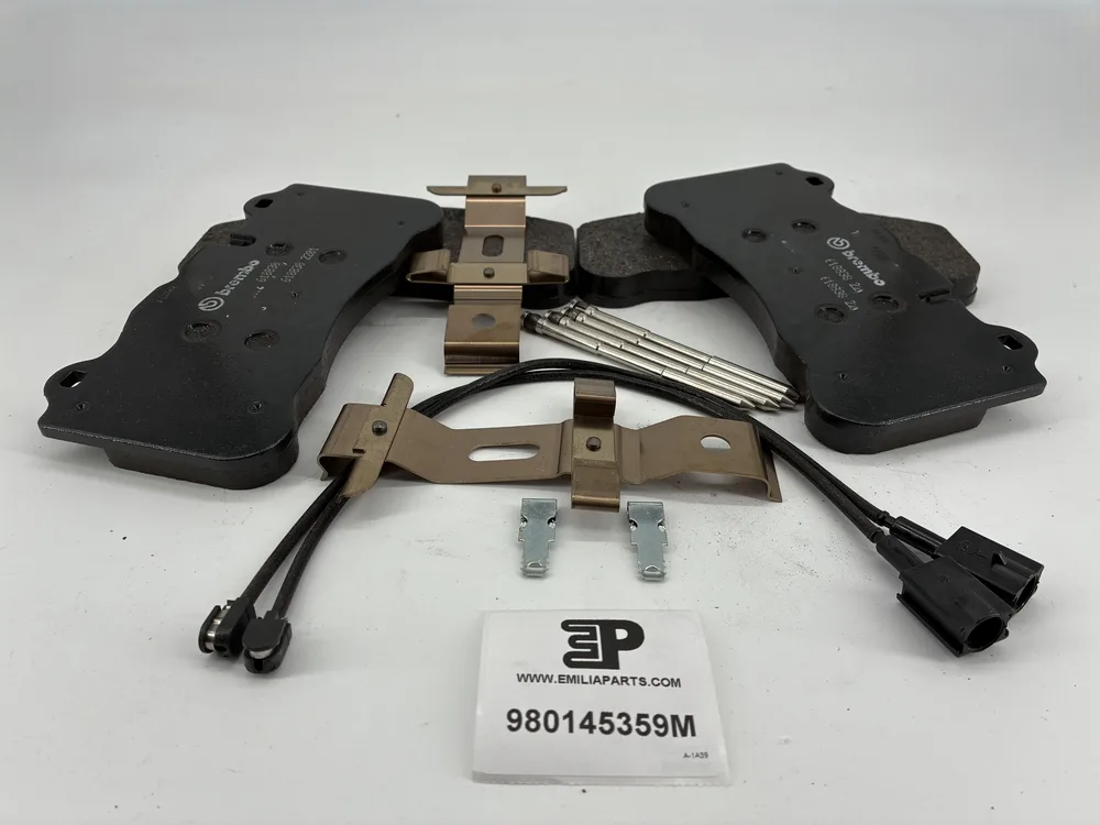 980145359 MASERATI KIT PLAQUETTE DE FREIN AVANT CCM remplacé *673010329* 2