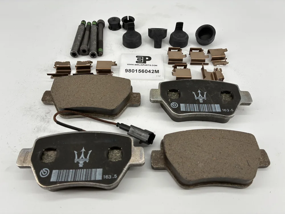 980156042 MASERATI KIT PLAQUETTE DE FREIN ARRIÈRE .M156-D/M157 *673010327* 673012043 2